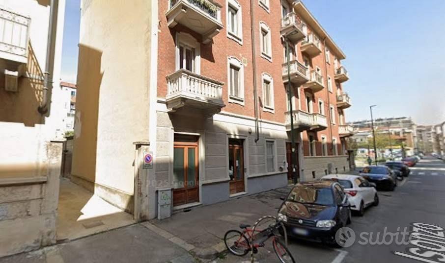 Immobile di 240 m² con più di 5 locali a Torino - Altro