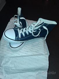 scarpe di tela tipo Converse in tela