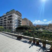 Pitrè/Calatafimi: 250 mq ristrutturato con terrazz