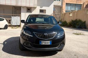 Lancia Ypsilon 1.0 Mild-Hybrid