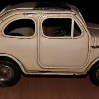 Modellino automobile anni 50/60 in ferro