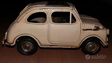 Modellino automobile anni 50/60 in ferro