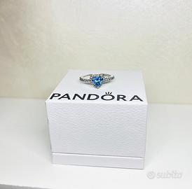 Anello Pandora cuore in rilievo blu nuovo