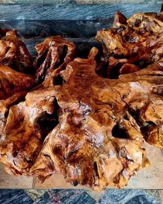 Tavolo in legno di radica di Ulivo