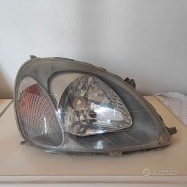 Fari anteriori per Toyota Yaris 1 serie