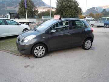 Toyota Yaris 1.0 5 porte COOL