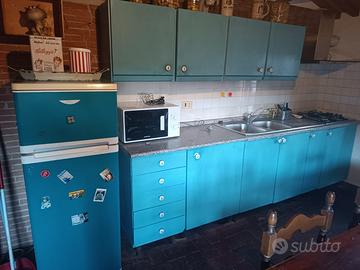 CUCINA completa di frigo e piano cottura