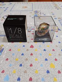 Casco Lewis Hamilton 1:8 Abu Dhabi 2017