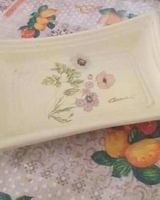 VASSOIO IN CERAMICA DIPINTO A MANO