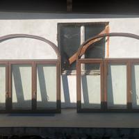 Serramenti in PVC e altri in legno