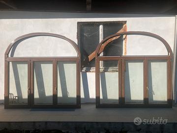 Serramenti in PVC e altri in legno