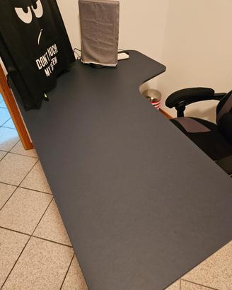 Scrivania angolare Bekant Ikea