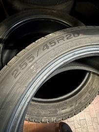 Gomme estive 255/45 R20