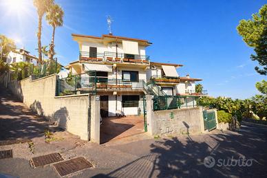 Porzione di villa - Aci Catena