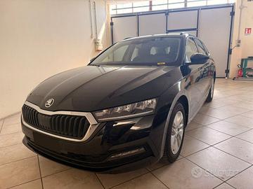 SKODA Octavia 2.0 TDI EVO SCR 150 CV DSG Wagon E