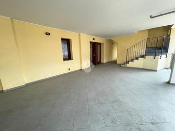 2 LOCALI A ROVELLO PORRO