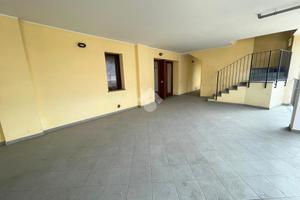 2 LOCALI A ROVELLO PORRO