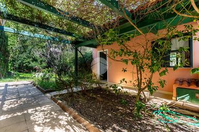 VILLA A SCHIERA A DOMUS DE MARIA