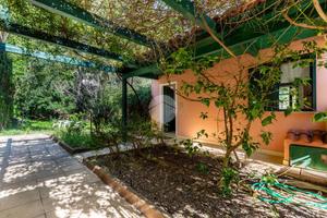 VILLA A SCHIERA A DOMUS DE MARIA
