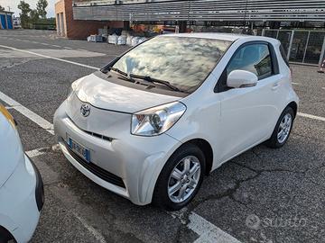 Toyota iq