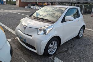 Toyota iq