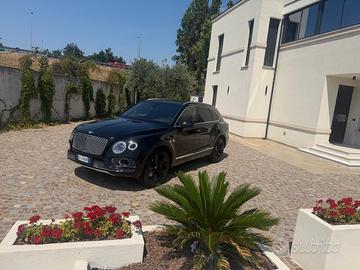 BENTLEY BENTAYGA 4.0 V8 DIESEL BLACK MULLINER 4X4