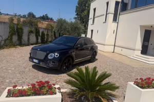 BENTLEY BENTAYGA 4.0 V8 DIESEL BLACK MULLINER 4X4