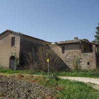 BEVAGNA - CASALE CON AMPIO TERRENO E VISTA PANORAM