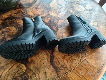 Stivaletti marca Xti n 35 in ecopelle come nuovi