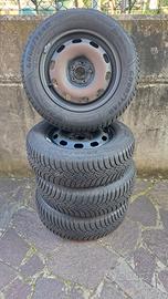 Gomme 195/65 R15 91T Goodyear UltraGrip Invernale