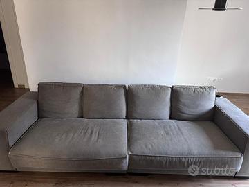 Divano quattro posti