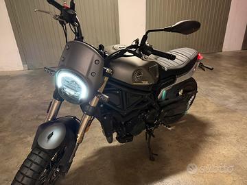 Benelli leoncino 800 trail grigio
