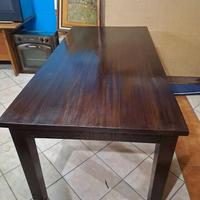 Tavolo in legno massello - disegni intagliati