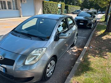 Toyota Yaris 1.0 benzina neo patentati