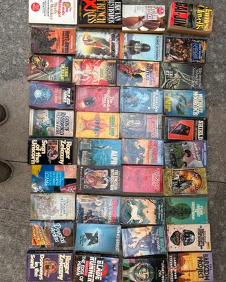 36 PAPERBACK SCI-FI/FANTASY IN INGLESE