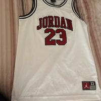 canottiera bianca e rossa originale della jordan