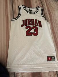 canottiera bianca e rossa originale della jordan