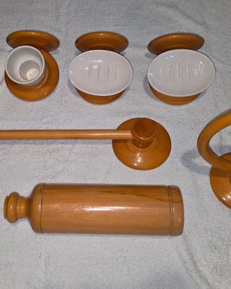 accessori bagno in legno massello 