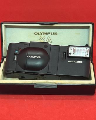 Macchina Fotografica Olympus XA