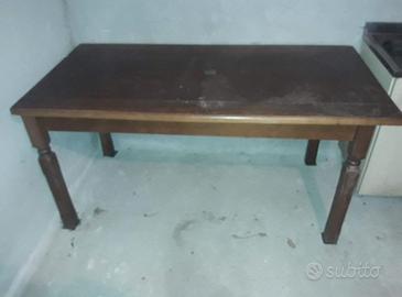 Tavolo in legno