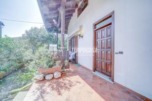 SAMARATE - VILLA A SCHEIRA CON GIARDINO, BOX E CAN