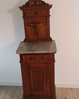 Comodino antico 