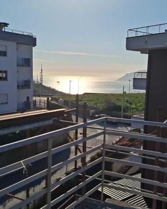 Attico con terrazzo panoramico vista mare con box