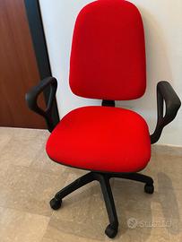 Sedia per Ufficio rossa con rotelle