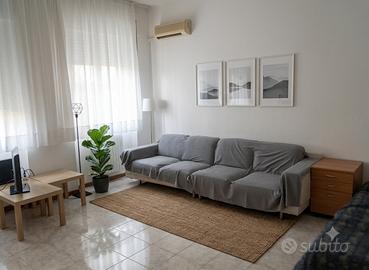 Divano Modulare Bianco 3 Metri 4 Sedute Estensibil