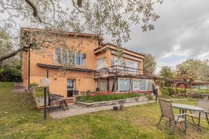 VILLA SINGOLA A SUTRI