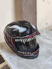 CASCO PERSONALIZZATO VENOM 