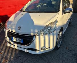 Peugeot 208 tettino panoramico automatica F1 2015