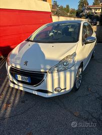 Peugeot 208 tettino panoramico automatica F1 2015