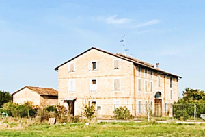 Porzione di rustico libero su tre lati